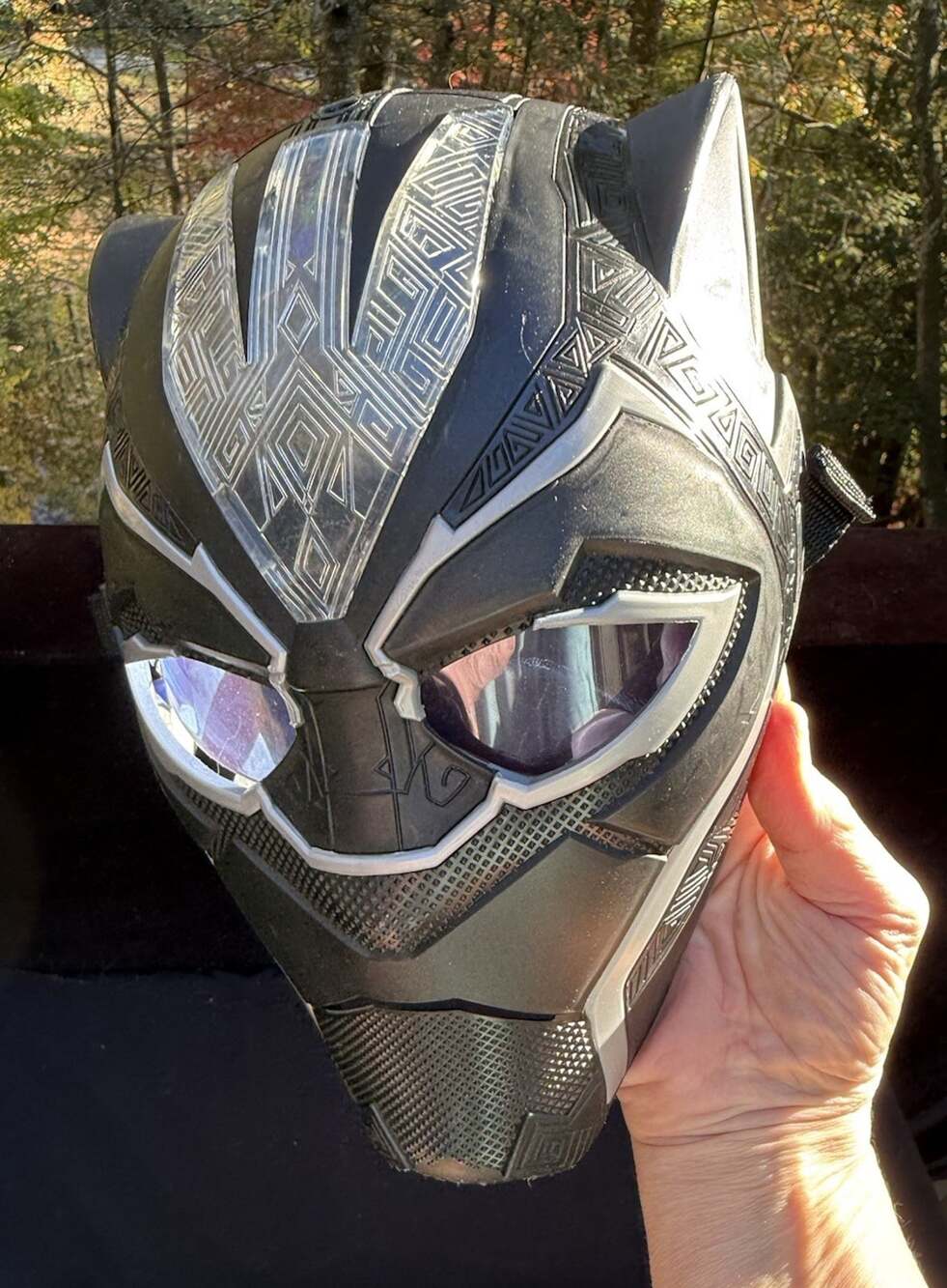 Marvel Avengers Black Panther Vibranium Power FX Light Up Mask Cosplay Costume